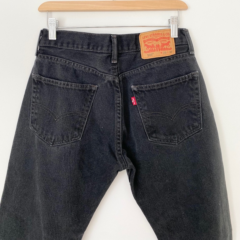 4/35$- Y2K Levi’s mid rise black jeans